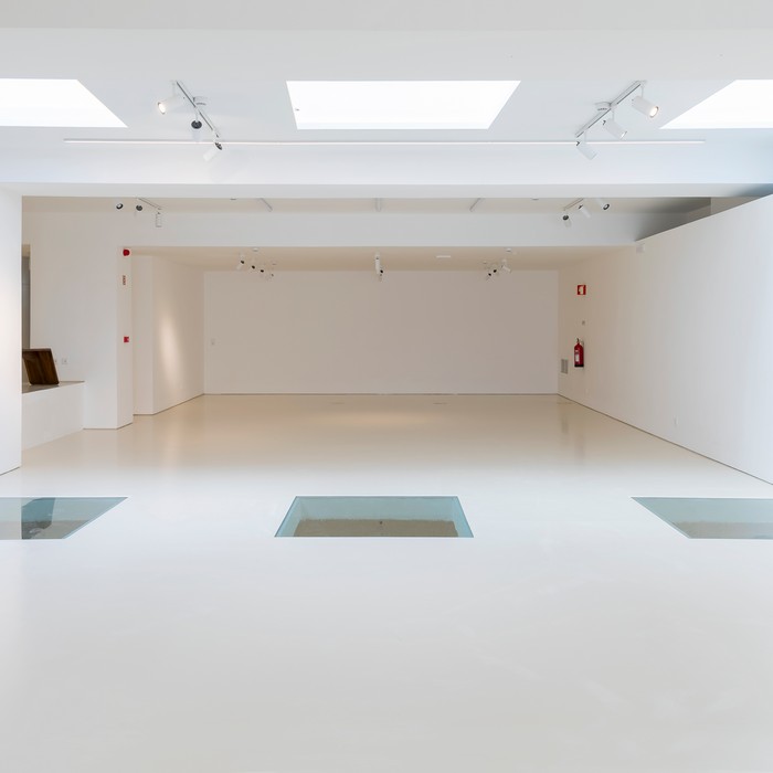 GALLERY (RC) (2)